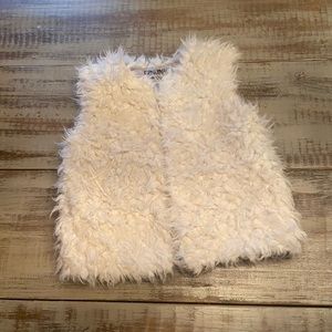 Girls Vest Size 6/6X